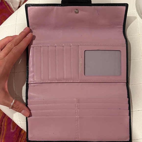 Coach Black Signature Women's Wallet - Picture 5 of 5